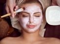Un tratamiento facial a nivel de spa en casa, ¡es una forma inteligente de relajarse y verse bien!